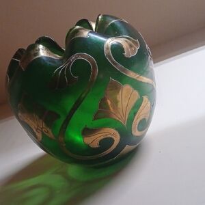 Elegant Green and Gold Decorative Bowl